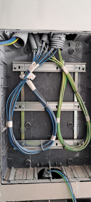 (MANITAS ECONOMICO ELECTRICISTA)
