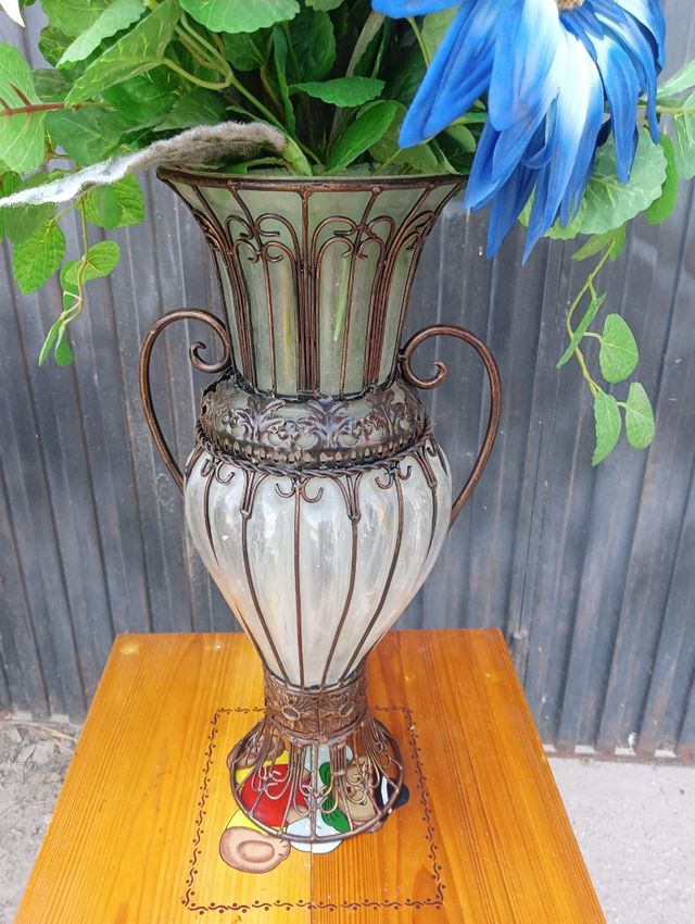 Jarrón de Cristal y hierro forja