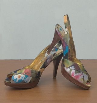 Preciosa sandalia floral Latouche con etiqueta t38
