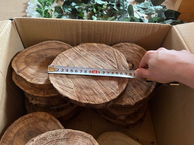 Centros mesa eventos: maderas y botellas