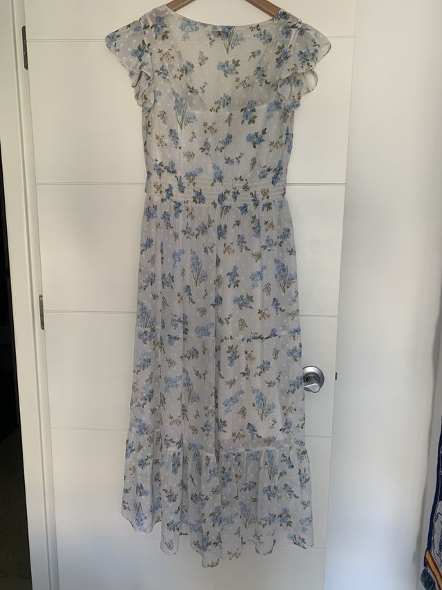 Vestido midi de flores de Stradivarius. Talla M