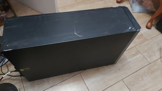 HP ML350p Gen8 16x SFF 2,5 8Gb servidor 2x PSU.