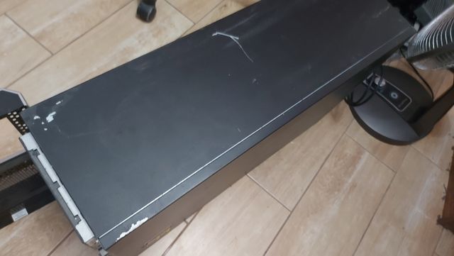 HP ML350p Gen8 16x SFF 2,5 8Gb servidor 2x PSU.