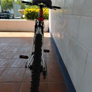 Bicicleta eléctrica BH de montaña.