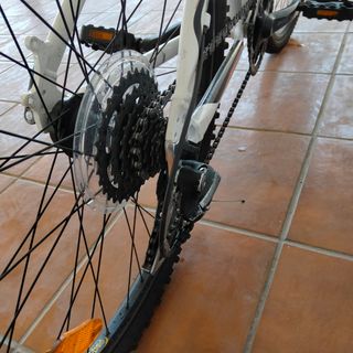 Bicicleta eléctrica BH de montaña.