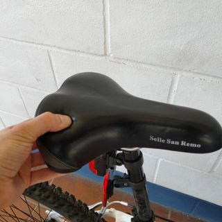 Bicicleta eléctrica BH de montaña.