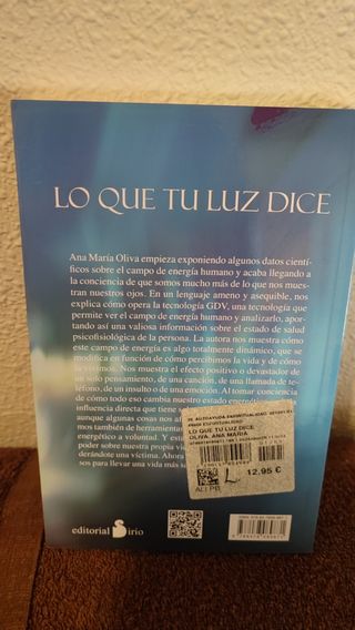 Lo que tu luz dice. Ana María Oliva