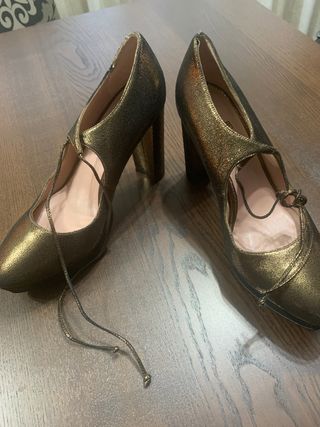 Zapatos talla :40 Gloria Ortiz Lujo, piel dorada