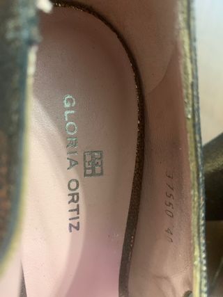 Zapatos talla :40 Gloria Ortiz Lujo, piel dorada