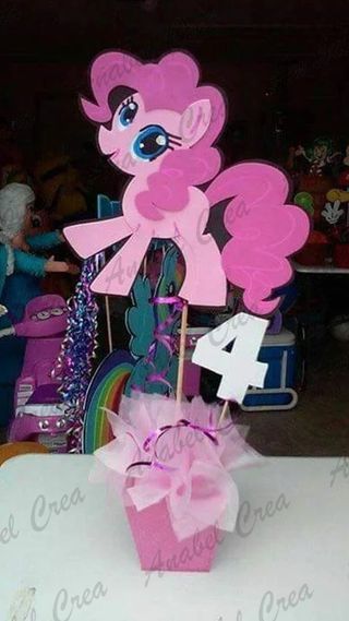 Centro mesa dulcero de unicornio