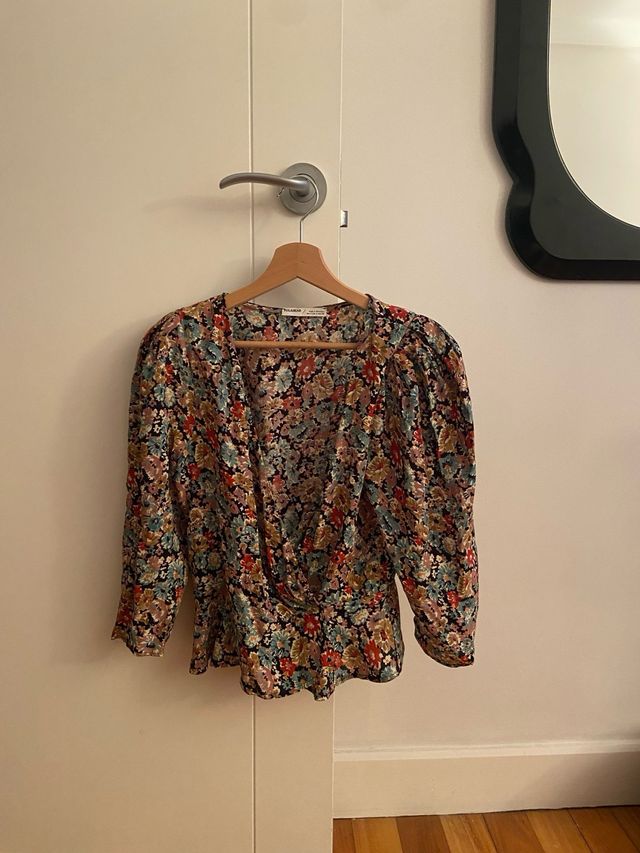 Blusa cruzada floral