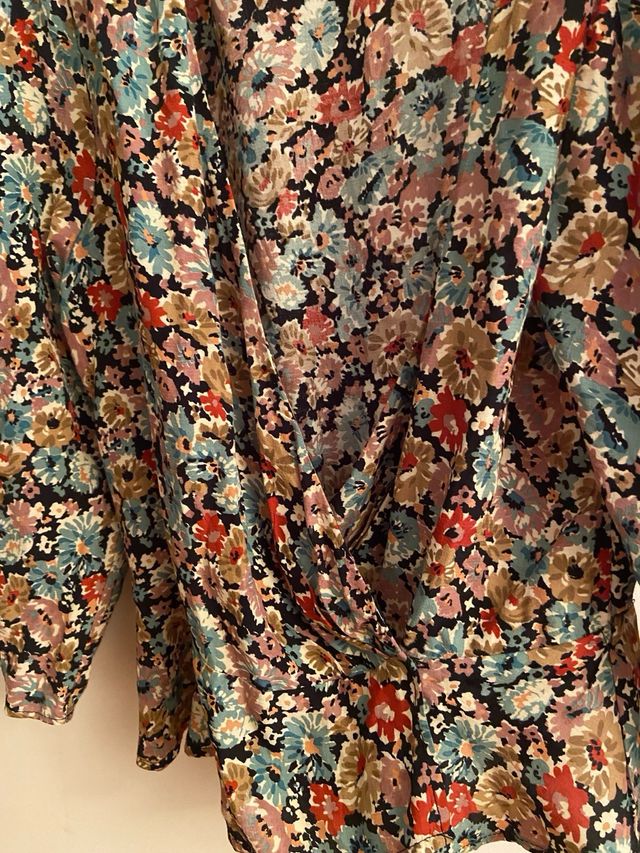 Blusa cruzada floral
