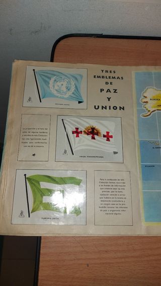 Álbum antiguo de banderas