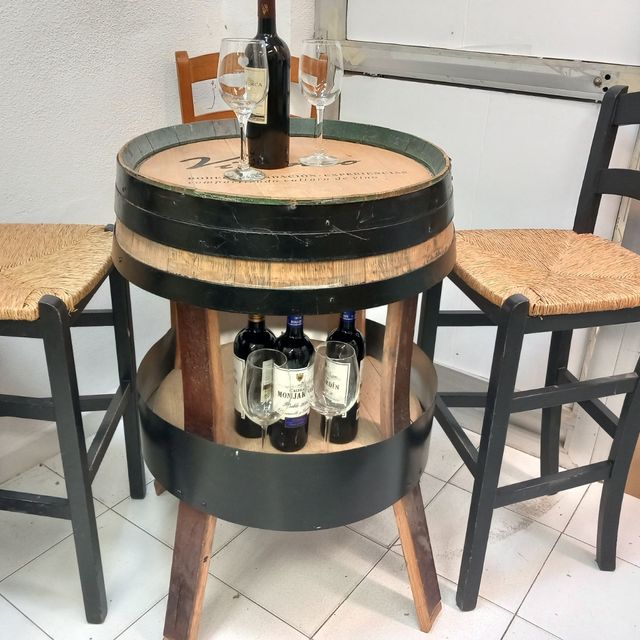 Mesa de barrica de terraza