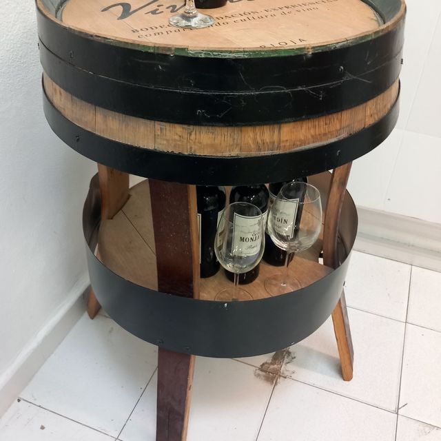 Mesa de barrica de terraza