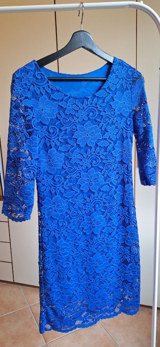 Abito in pizzo foderato