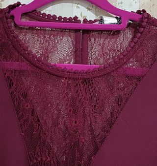 Nuevo Estrenar.Vestido granate / vino con encaje