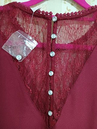Nuevo Estrenar.Vestido granate / vino con encaje