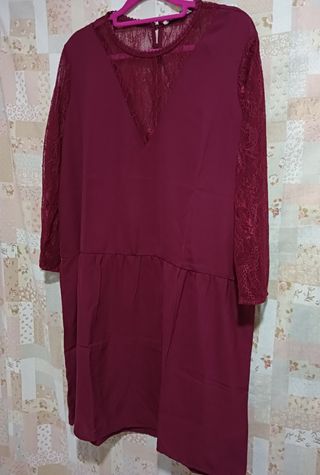 Nuevo Estrenar.Vestido granate / vino con encaje