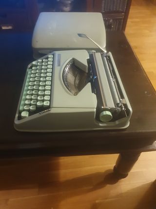 Maquina de escribir HERMES BABY