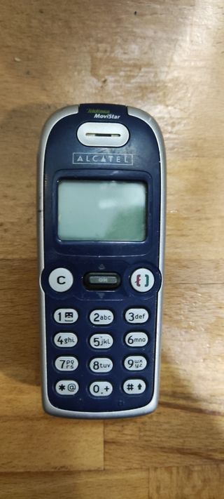Alcatel móvil antiguo