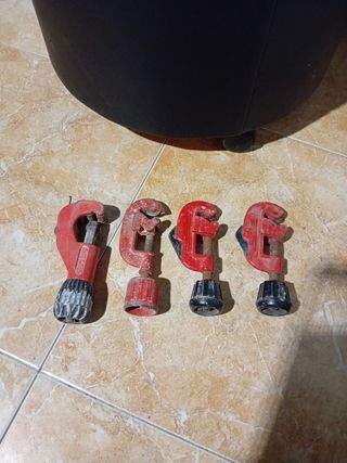 Cortatubos de fontanero