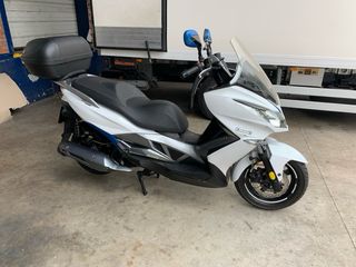 Vendo mi moto Kawasaki j125