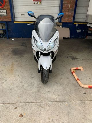 Vendo mi moto Kawasaki j125