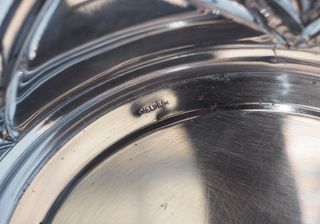 Antiguo plato ALPACA firma MEDHUR. Panera