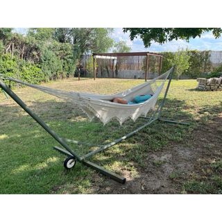 Hamaca de hierro con lona tejida