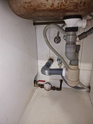 Fontanero búsqueda de averías de agua