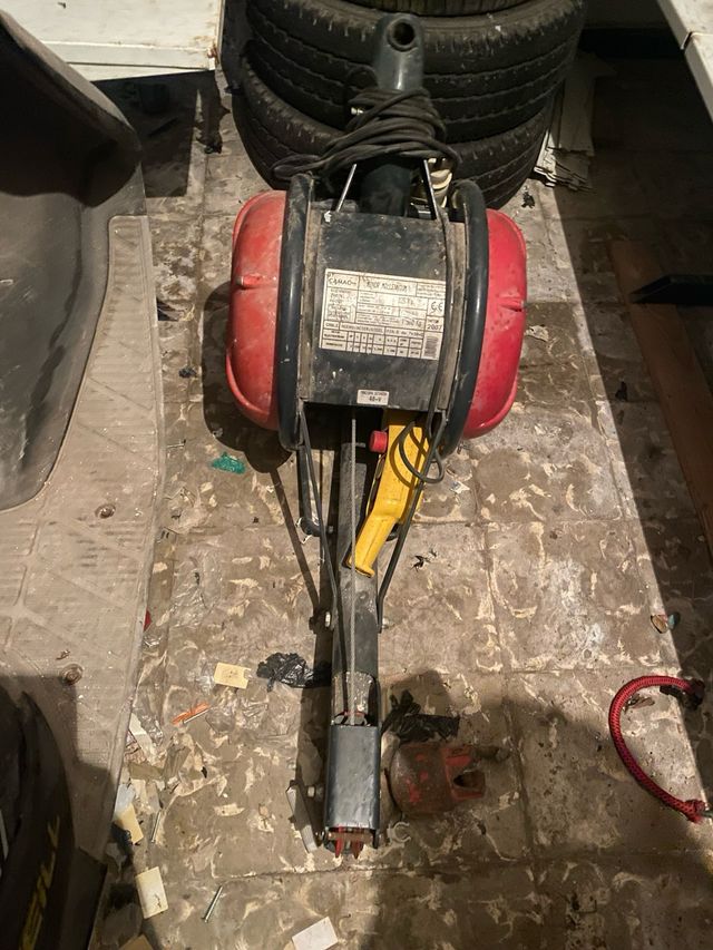 Montacargas 325 kg obra