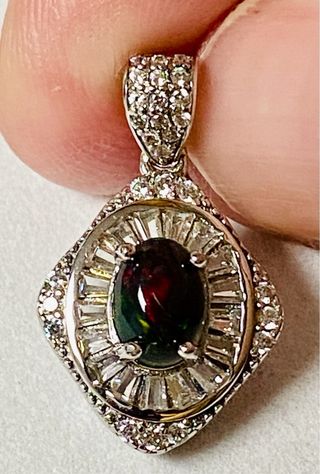 Colgante opalo negro con cadena plata de ley 925