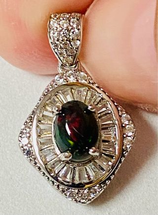 Colgante opalo negro con cadena plata de ley 925