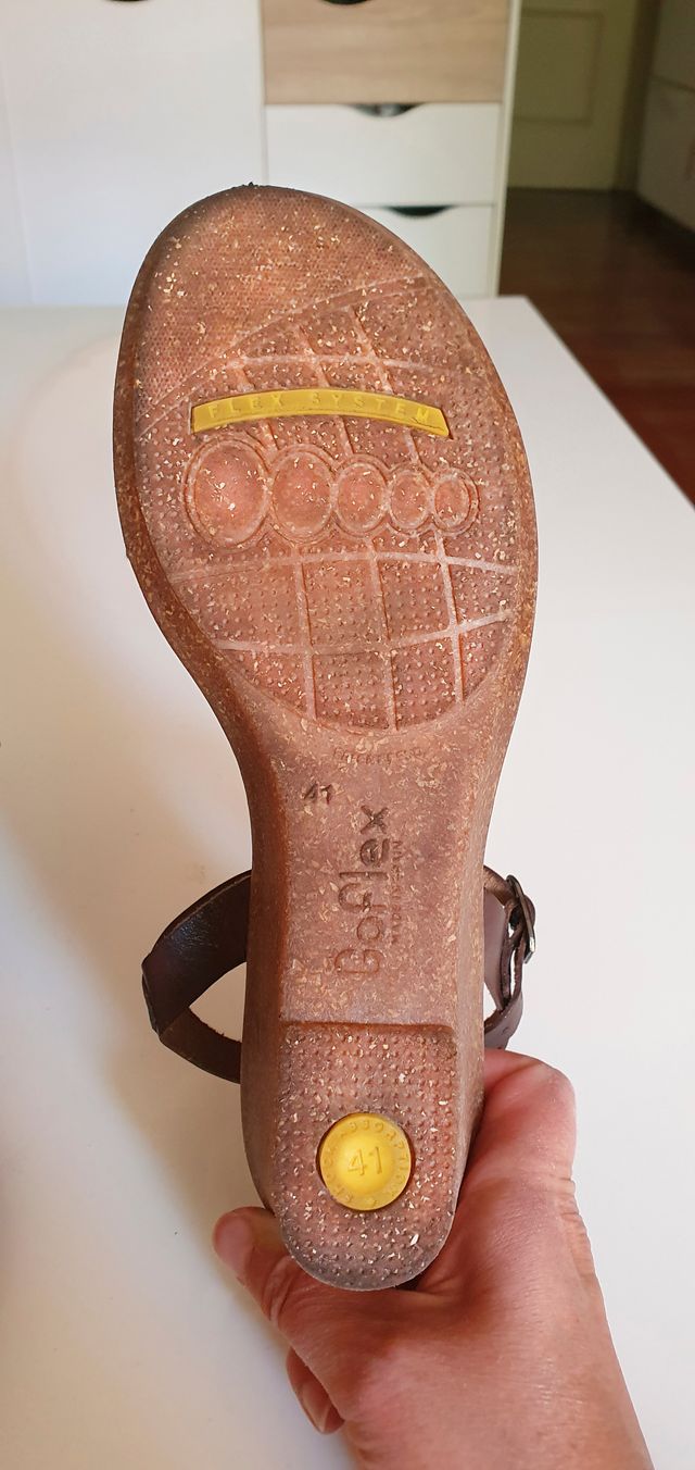 Sandalias de piel con cuña y cámara de aire NUEVAS