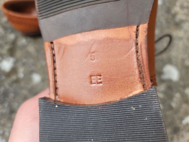 ZAPATOS DE CARMINA DE PIEL NUEVOS EN SU CAJA.