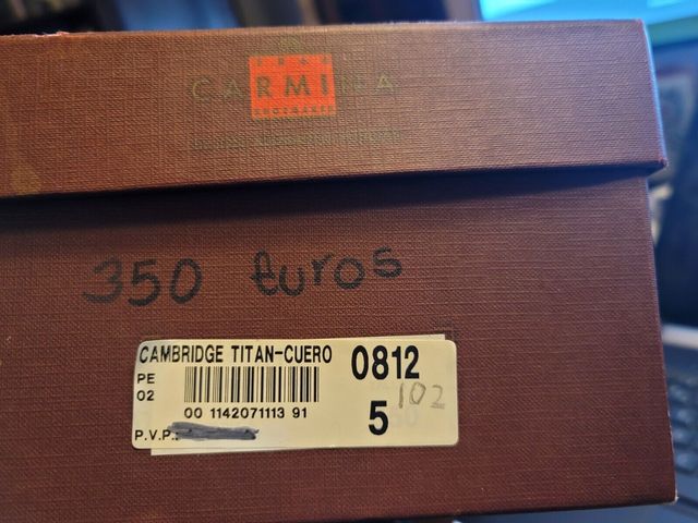 ZAPATOS DE CARMINA DE PIEL NUEVOS EN SU CAJA.