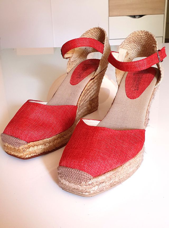 Alpargatas rojas con cuña NUEVAS