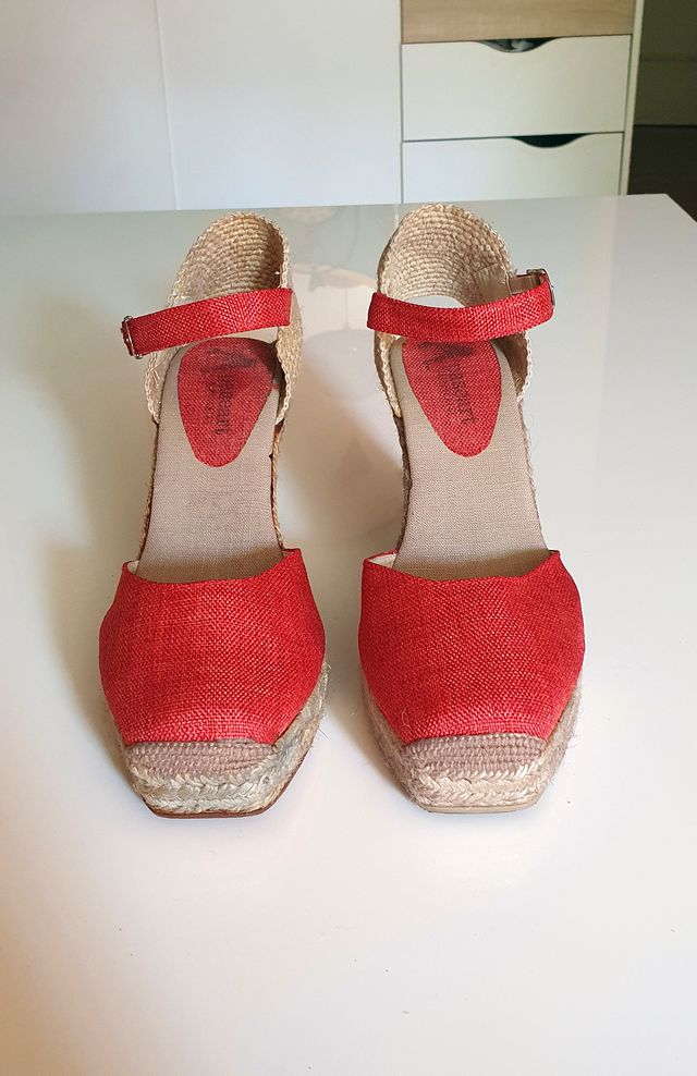 Alpargatas rojas con cuña NUEVAS
