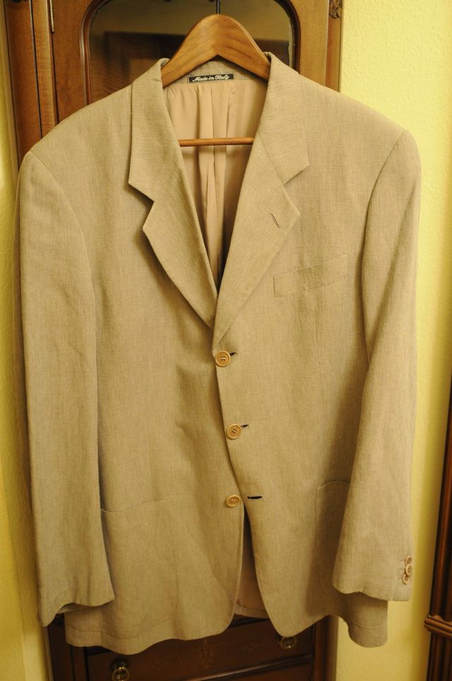 CHAQUETA DE LINO GRIS DE GIORGIO ARMANI. T 50