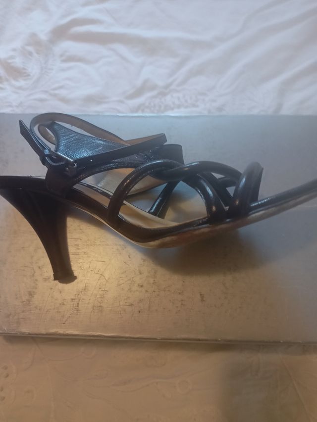 Sandalias negras muxart piel