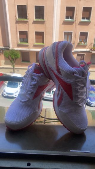 Zapatillas unisex talla 38.5