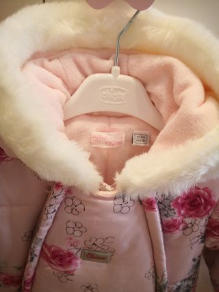 Abrigo bebé con capucha, marca Chicco