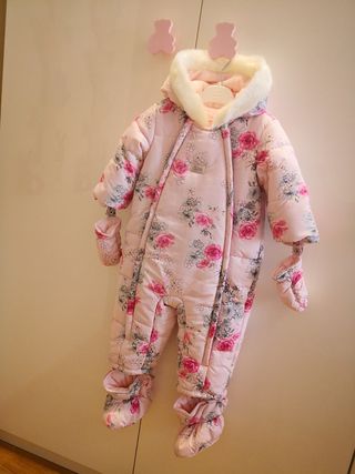 Abrigo bebé con capucha, marca Chicco