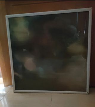 Dos cuadros con marcos y cristales