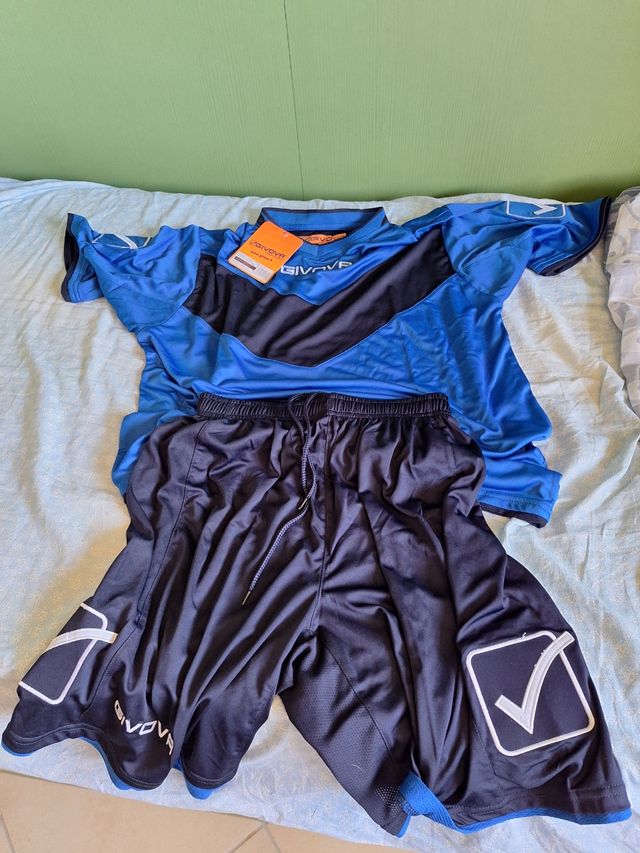 Completo sportivo maniche corte taglia L