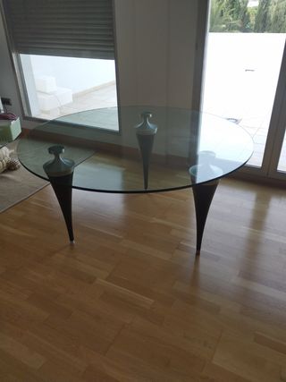 Mesa de cristal con patas desenroscables