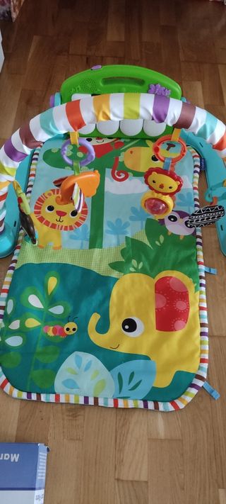 Manta gimnasio con piano