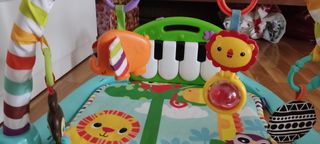 Manta gimnasio con piano