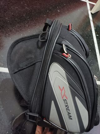 Borsa magnetica per serbatoio moto